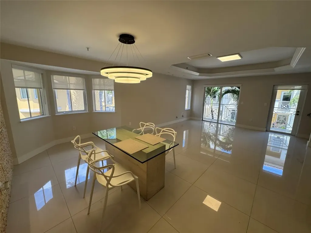 2710 NE 184th Terrace Aventura FL 33160