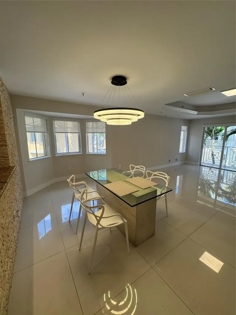 2710 NE 184th Terrace Aventura FL 33160