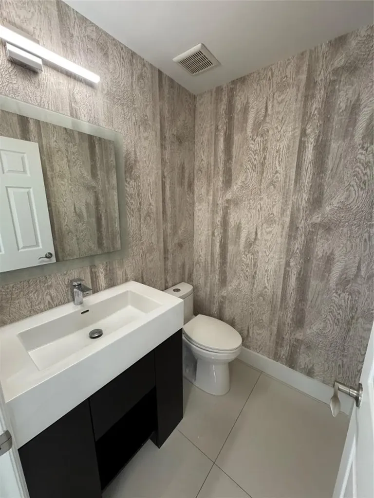 2710 NE 184th Terrace Aventura FL 33160