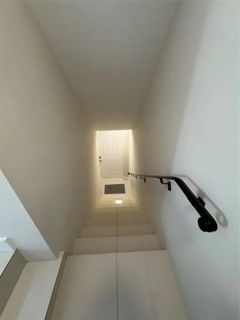 2710 NE 184th Terrace Aventura FL 33160