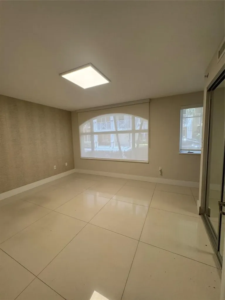 2710 NE 184th Terrace Aventura FL 33160