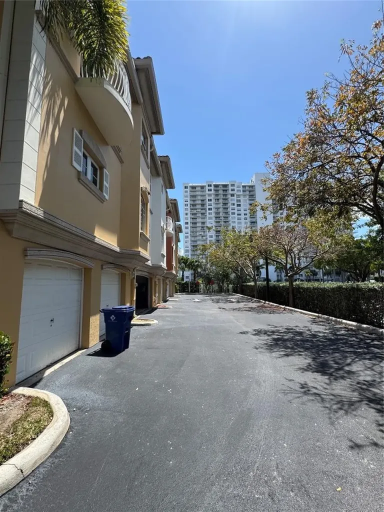 2710 NE 184th Terrace Aventura FL 33160