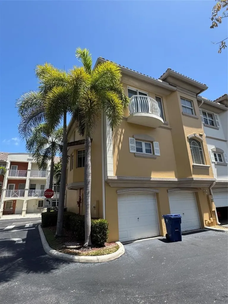2710 NE 184th Terrace Aventura FL 33160