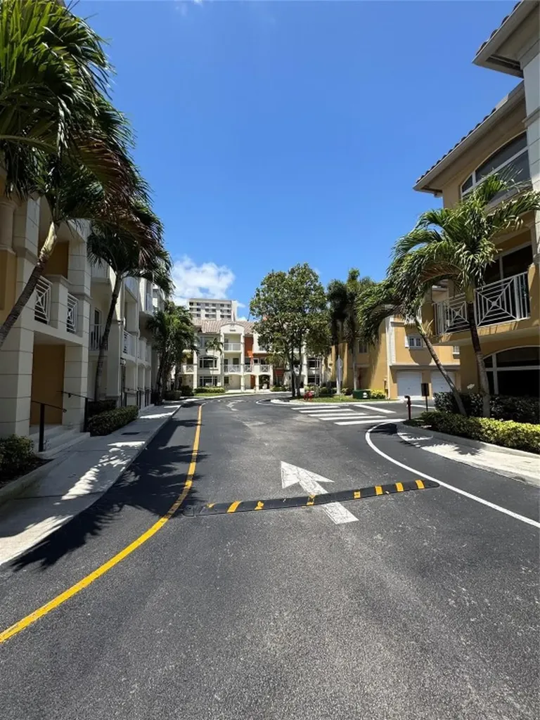 2710 NE 184th Terrace Aventura FL 33160