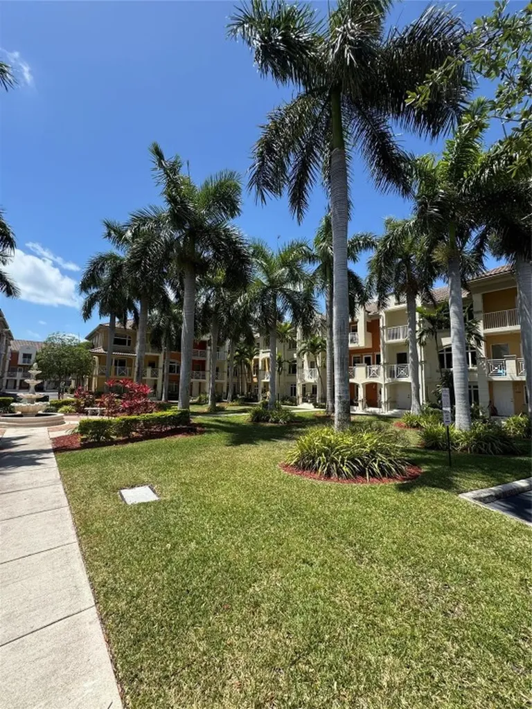 2710 NE 184th Terrace Aventura FL 33160