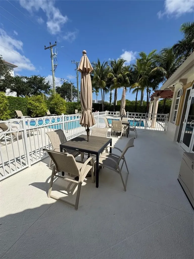 2710 NE 184th Terrace Aventura FL 33160