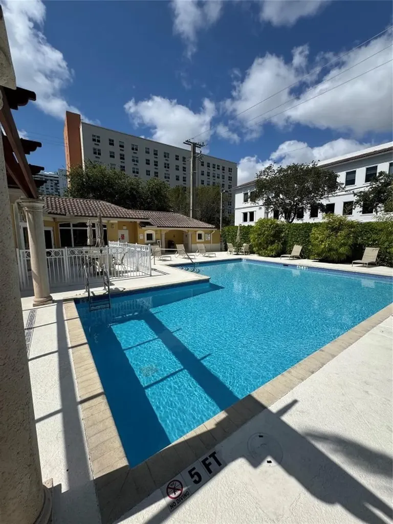 2710 NE 184th Terrace Aventura FL 33160