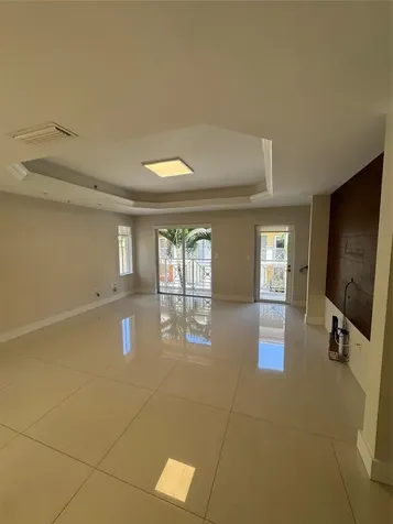 2710 NE 184th Terrace Aventura FL 33160