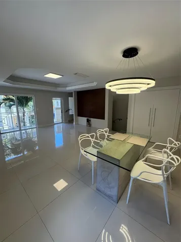 2710 NE 184th Terrace Aventura FL 33160