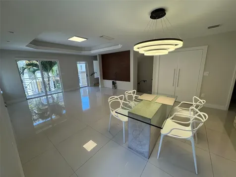 2710 NE 184th Terrace Aventura FL 33160