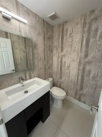 2710 NE 184th Terrace Aventura FL 33160