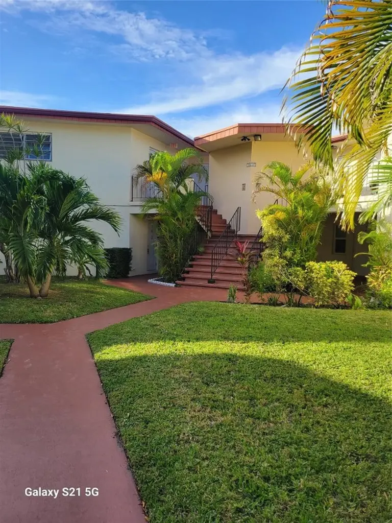 1619 NE Miami Gardens Drive North Miami Beach FL 33179