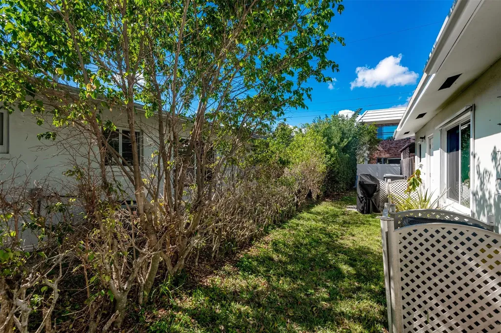 321 SE 1st Avenue Pompano Beach FL 33060