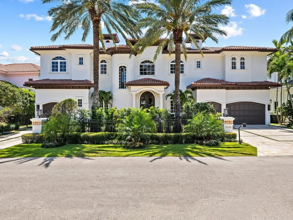 2520 NE 31st Court Lighthouse Point FL 33064