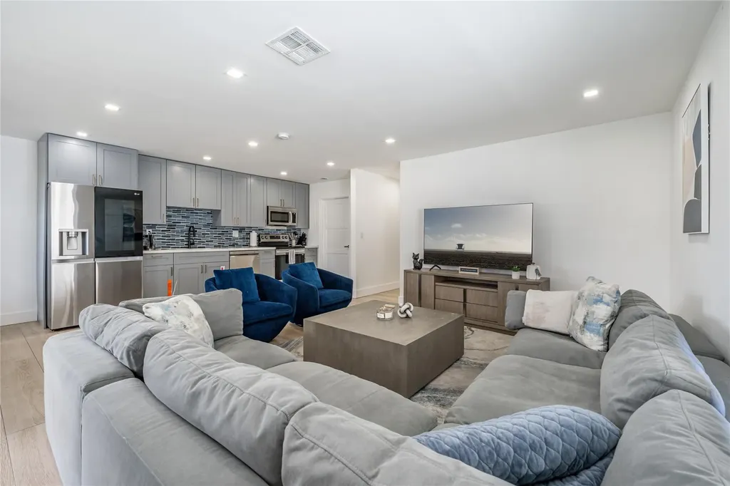 825 SW 14th Street Fort Lauderdale FL 33315