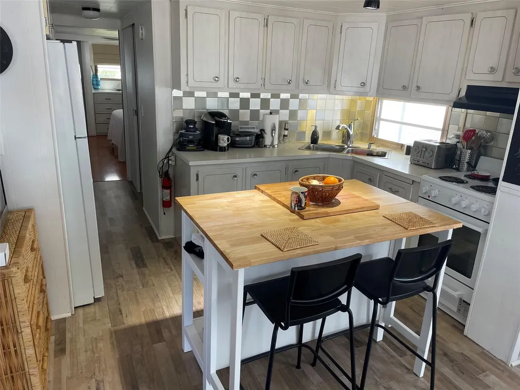 8610 SW 18th Court Davie FL 33324