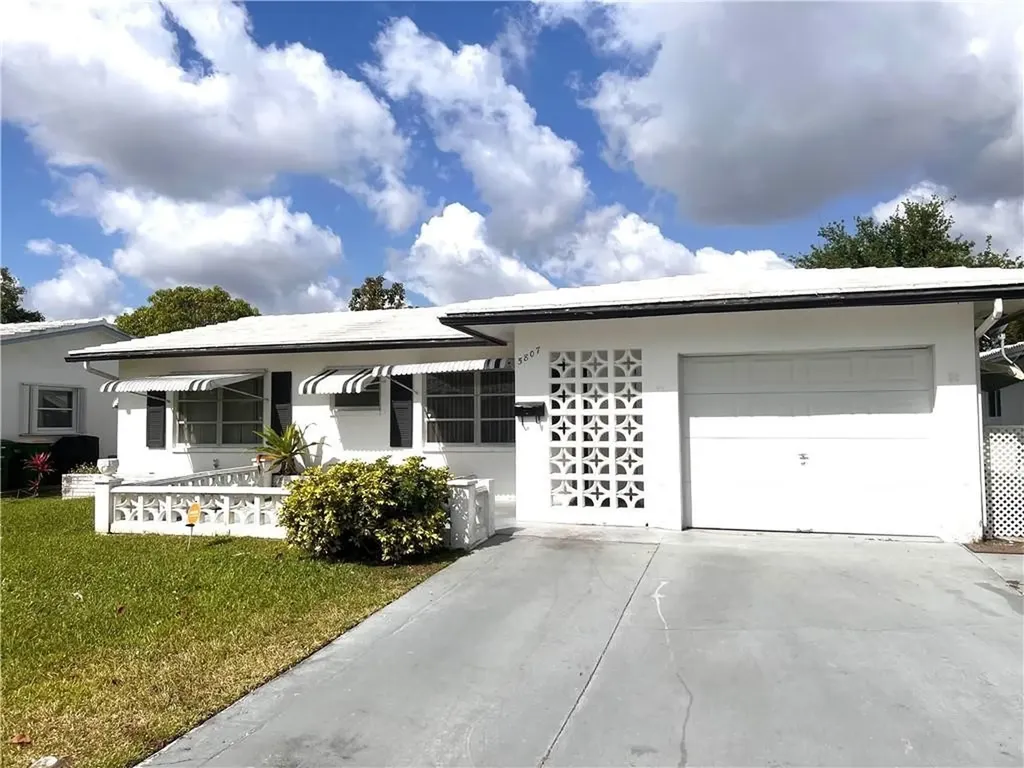 5807 NW 82nd Avenue Tamarac FL 33321