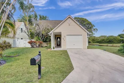 2815 Black Pine Court Lake Worth FL 33462