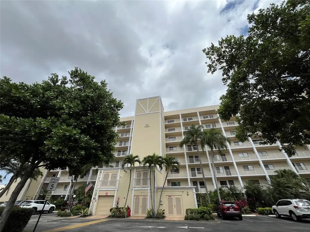 7260 Kinghurst Drive Delray Beach FL 33446
