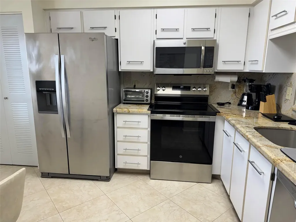 7260 Kinghurst Drive Delray Beach FL 33446