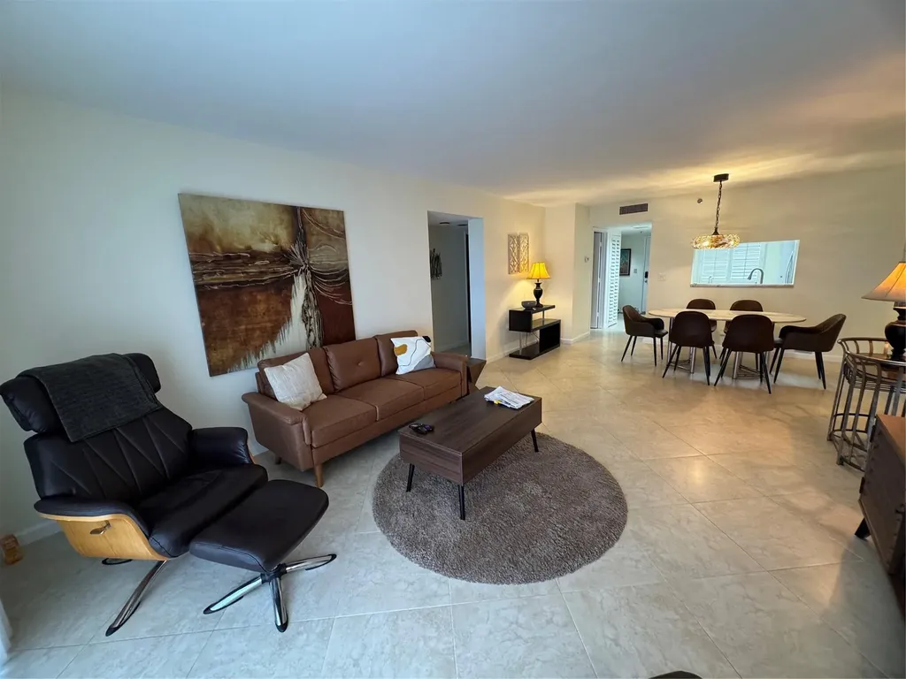 7260 Kinghurst Drive Delray Beach FL 33446