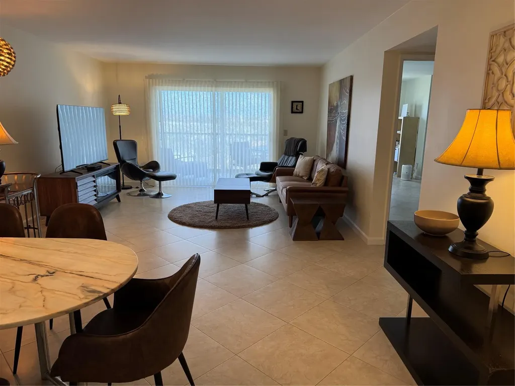 7260 Kinghurst Drive Delray Beach FL 33446
