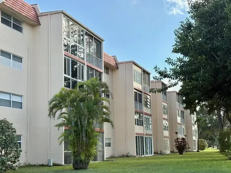 1055 Country Club Drive Margate FL 33063