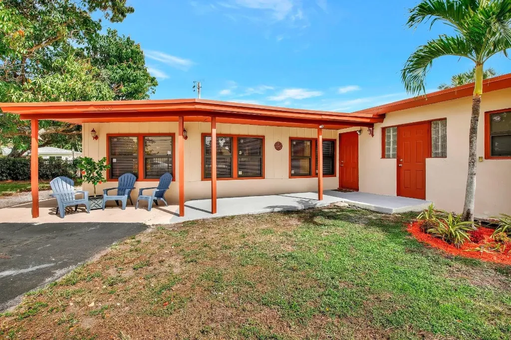 260 NW 38th Way Lauderhill FL 33311