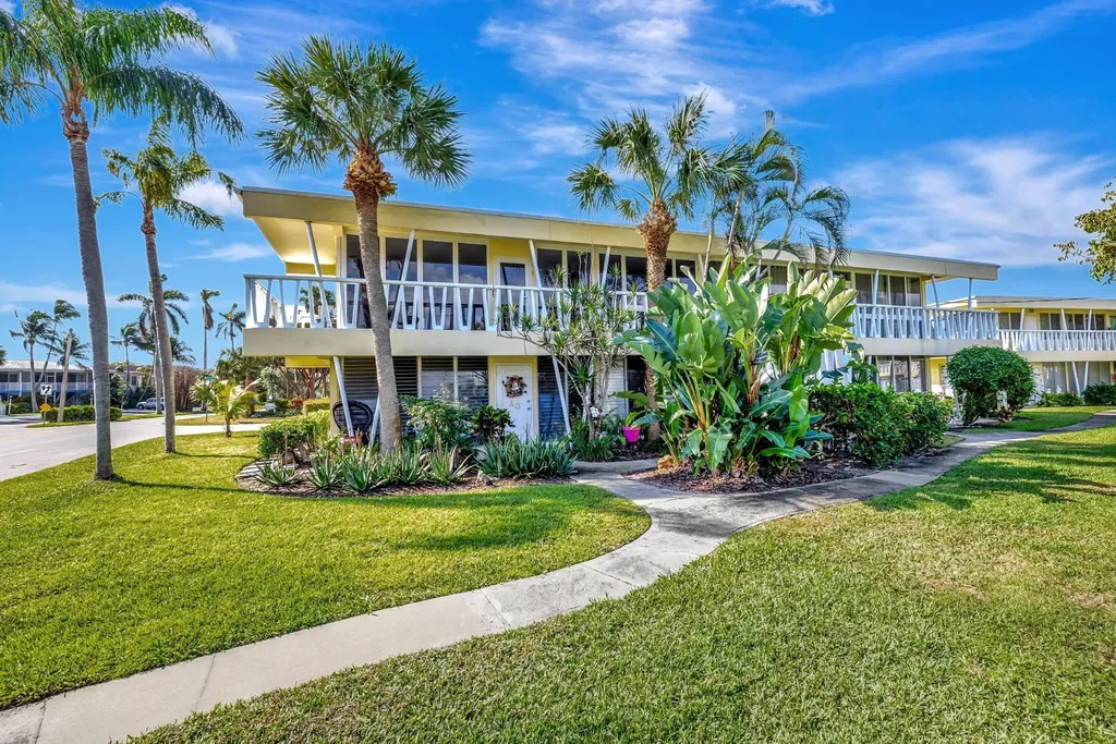 2755 NE 28th Avenue Lighthouse Point FL 33064