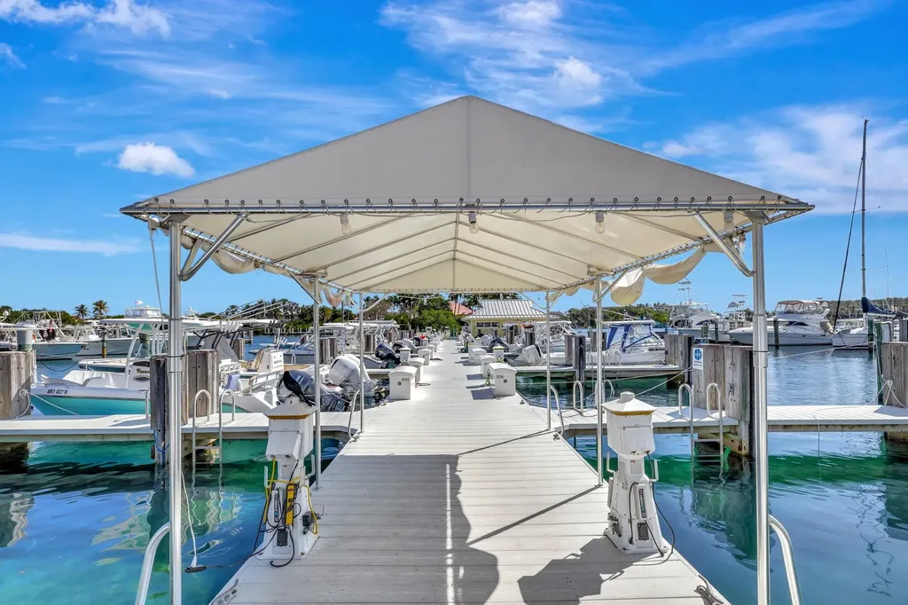 2755 NE 28th Avenue Lighthouse Point FL 33064