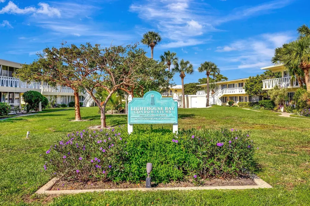 2755 NE 28th Avenue Lighthouse Point FL 33064
