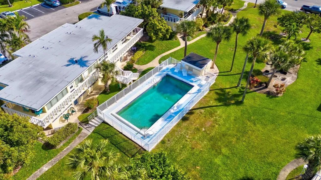 2755 NE 28th Avenue Lighthouse Point FL 33064