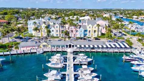 2755 NE 28th Avenue Lighthouse Point FL 33064