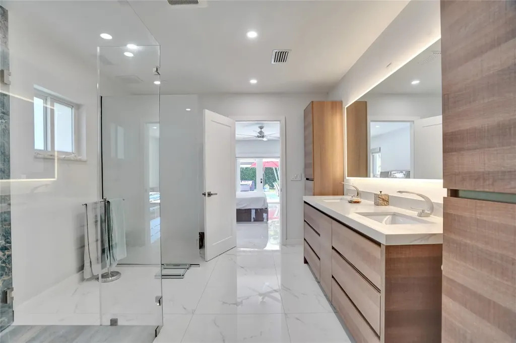 4030 Bayview Drive Fort Lauderdale FL 33308