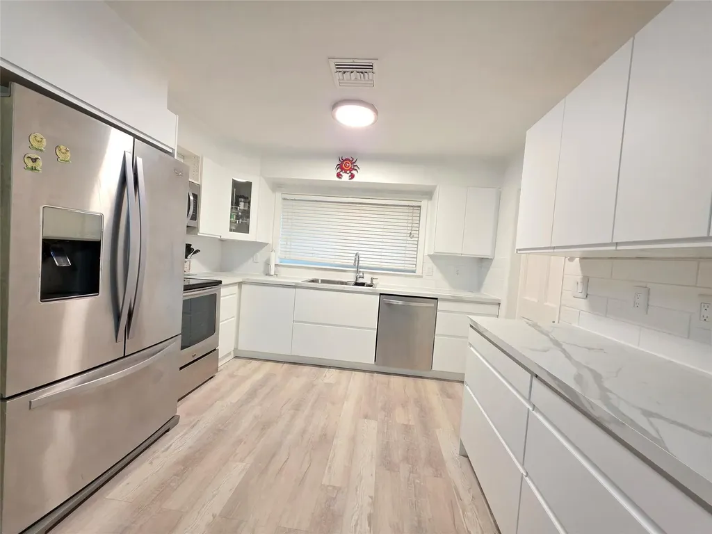 2585 SE 3rd Street Pompano Beach FL 33062