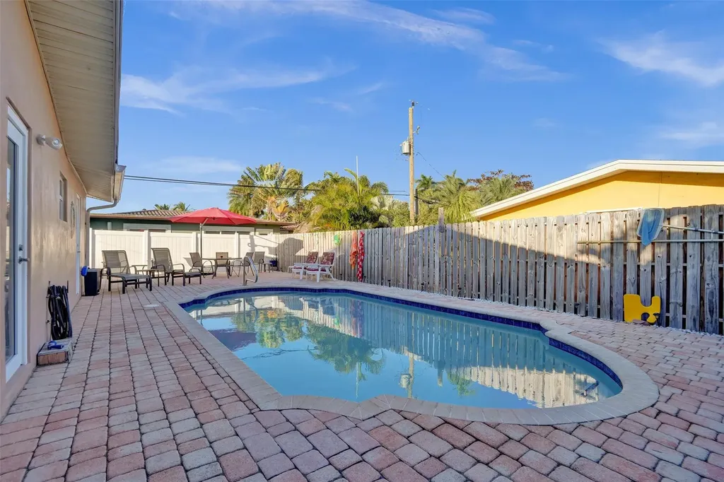 2585 SE 3rd Street Pompano Beach FL 33062