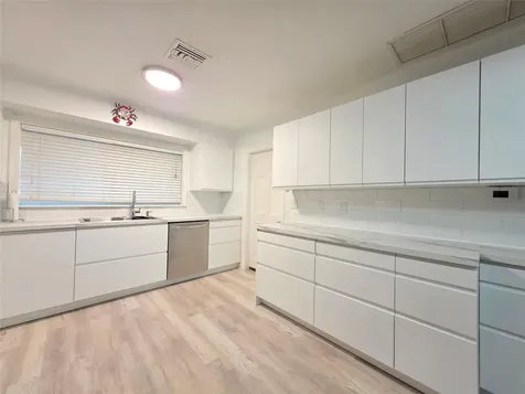 2585 SE 3rd Street Pompano Beach FL 33062