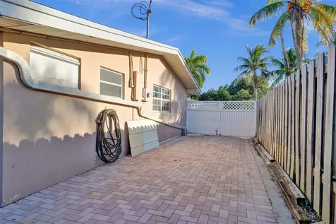2585 SE 3rd Street Pompano Beach FL 33062