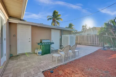 2585 SE 3rd Street Pompano Beach FL 33062