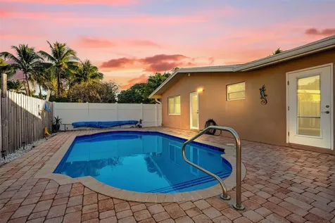 2585 SE 3rd Street Pompano Beach FL 33062