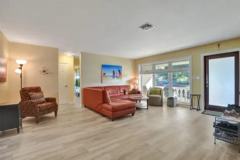 2585 SE 3rd Street Pompano Beach FL 33062