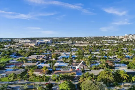 2585 SE 3rd Street Pompano Beach FL 33062