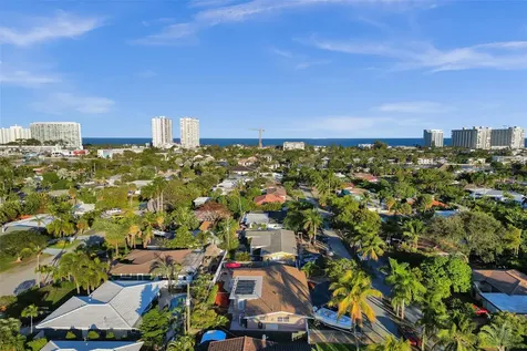 2585 SE 3rd Street Pompano Beach FL 33062