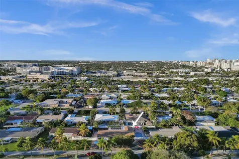 2585 SE 3rd Street Pompano Beach FL 33062
