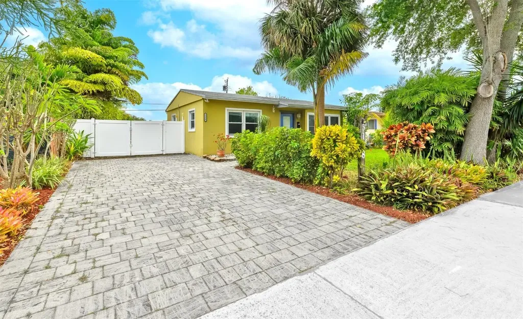 3198 Taft Street Hollywood FL 33021