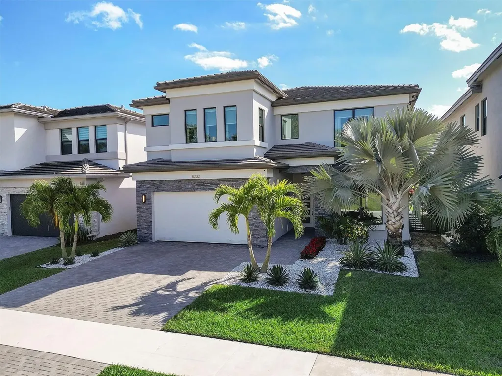 8232 Wildwood Lakes Drive Boca Raton FL 33496