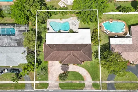 6141 SW 9th Street Plantation FL 33317