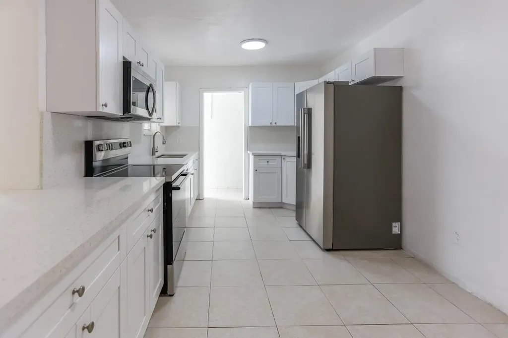 15150 NE 13th Avenue North Miami Beach FL 33162