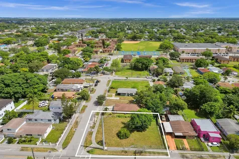 1895 NW 58th Street Miami FL 33142