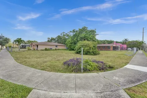 1895 NW 58th Street Miami FL 33142